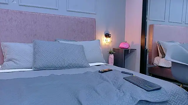 Camila Hill  online show from April 27, 1:19 pm