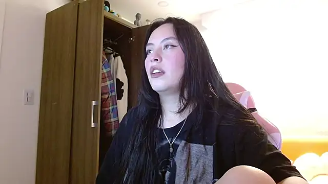 madissooon   online show from November 21, 4:58 am