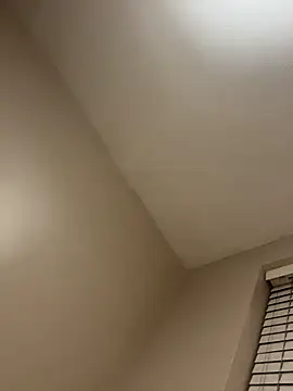 Layla 20  online show from April 5, 8:19 pm