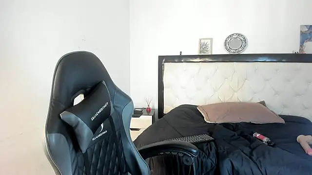 JulietaRioss online show from October 24, 1:29 pm