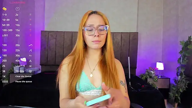 LanaMills  online show from October 25, 4:31 am