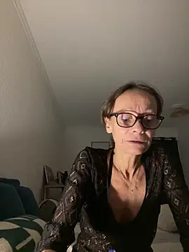 Chris06d22xh online show from September 19, 9:58 pm