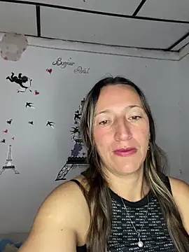 Keilathompson10 online show from September 28, 4:30 am