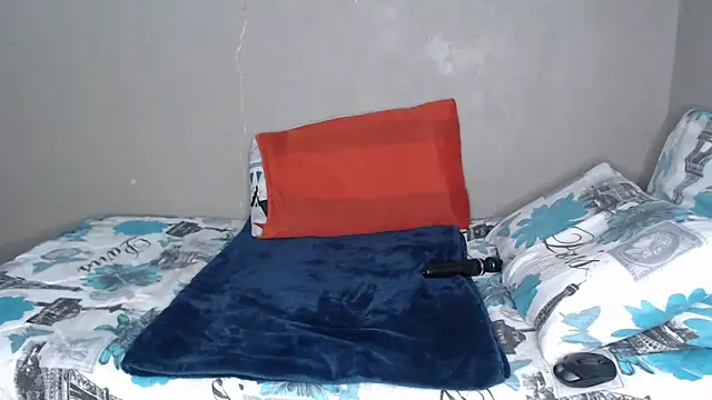 Lunalee online show from March 11, 5:44 am