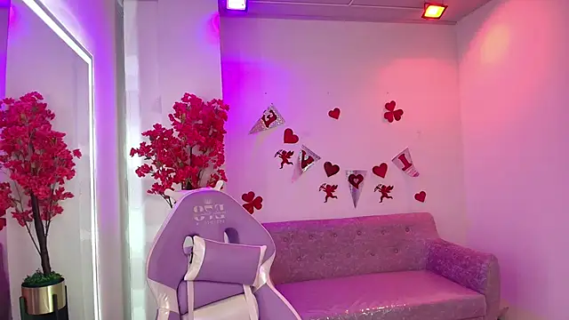 Anie johnson online show from February 28, 8:19 pm