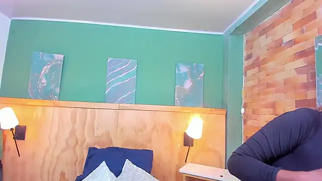 halleylorens online show from April 8, 7:38 pm