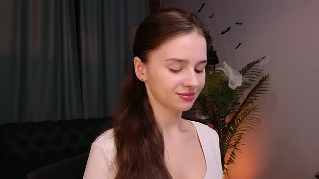 Olivia Farrell online show from October 27, 12:44 pm