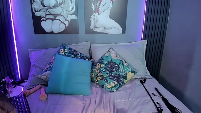 Zara Snow online show from November 20, 1:17 am