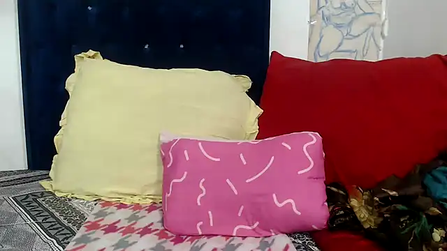 BUNNYCHOWX28 online show from April 4, 1:48 am