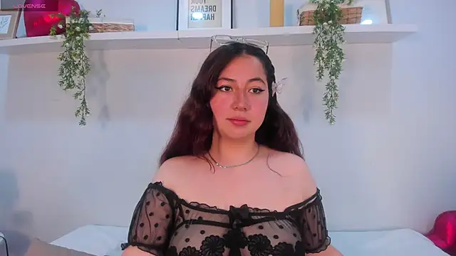 Nicolle Evanss  online show from April 22, 4:53 am