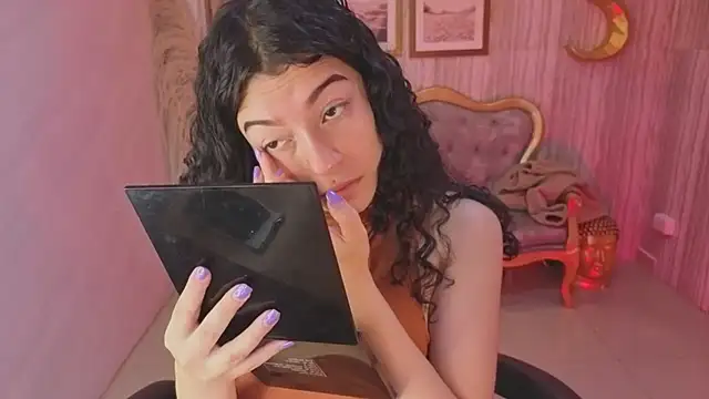 valkiria ardent s online show from February 18, 12:59 pm