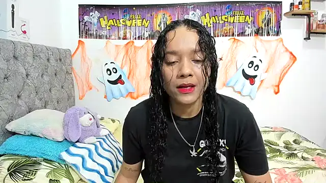 nay and aleja1 online show from October 25, 2:41 am