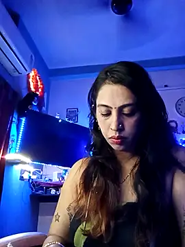 Love Beauty01 online show from February 18, 7:13 pm