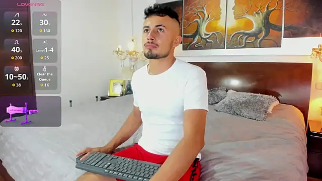 Valentiinoss online show from September 30, 8:35 pm