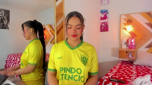 SoleneFontaine online show from November 14, 11:43 am