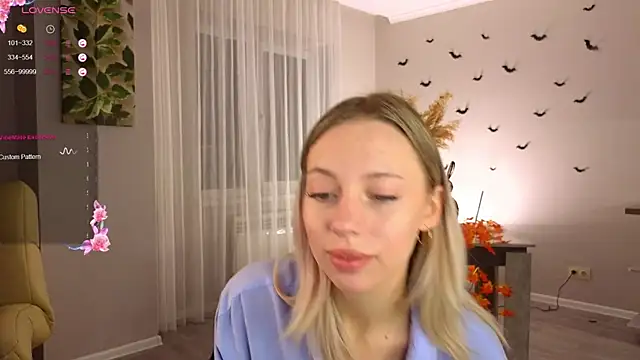 NyxaThorn online show from November 1, 2:43 pm