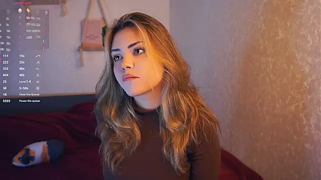 MerlynDinovo online show from December 16, 8:31 am