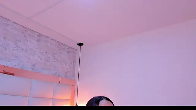 Salome Smitth 1 online show from April 7, 8:33 pm