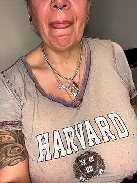 dieseldame1313 online show from December 1, 5:33 am