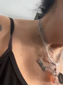 dieseldame1313 online show from September 10, 6:19 pm