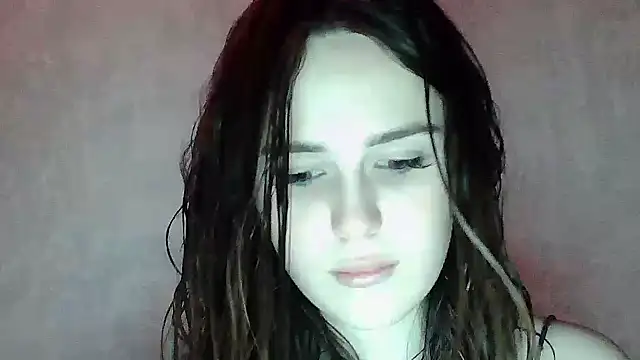 SweetLoraa online show from April 6, 7:26 pm