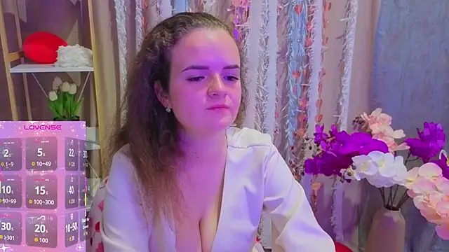 Luisa Rosee online show from April 15, 7:03 pm