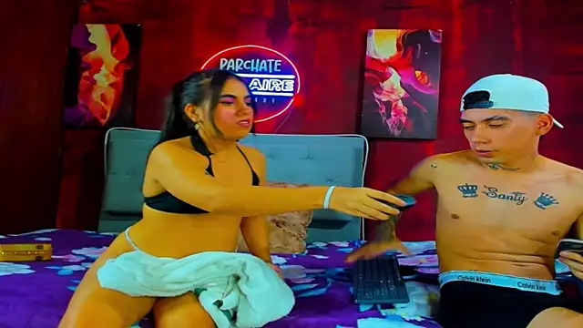 dereck and julie online show from October 19, 4:36 am