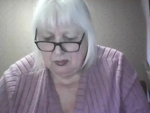 Alexia64231 online show from April 12, 2:09 pm