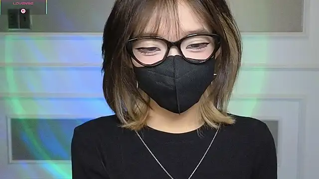      Panda      online show from April 12, 9:50 pm