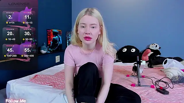 Lillie Berry online show from March 7, 6:31 am