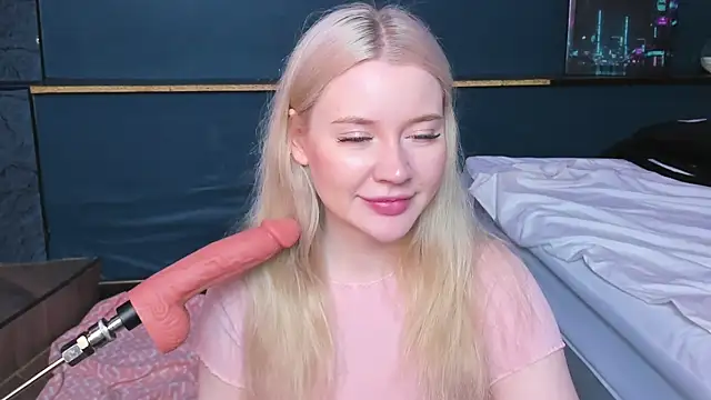 Lillie Berry online show from April 8, 4:25 am