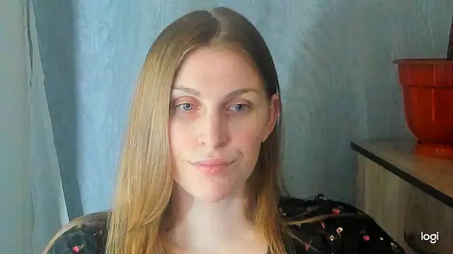 JuliaMuuun online show from May 30, 8:38 pm