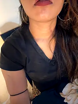 sexy-sukriti online show from December 2, 4:47 am