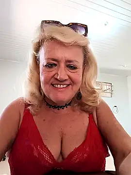 Belladama61 online show from April 24, 3:15 pm