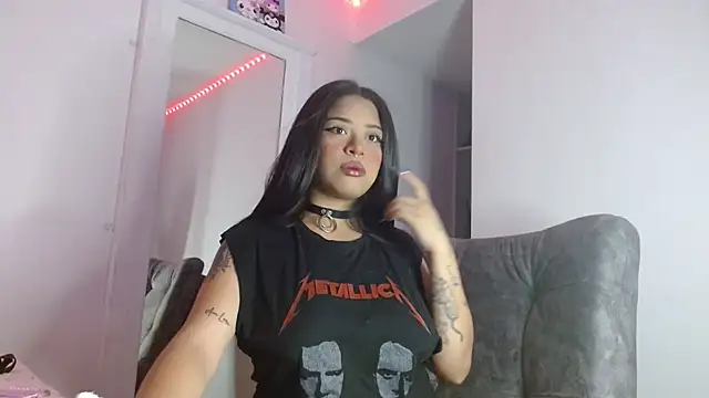 reina reina online show from October 17, 11:19 pm