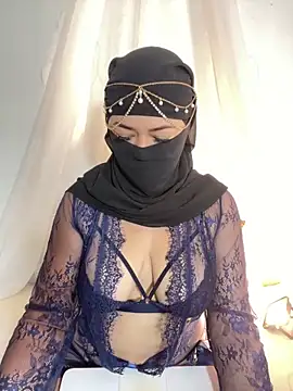 Amyraa  online show from September 12, 3:30 pm