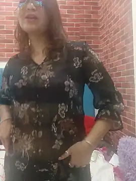 HORNYDIVYABABY online show from April 20, 11:57 am