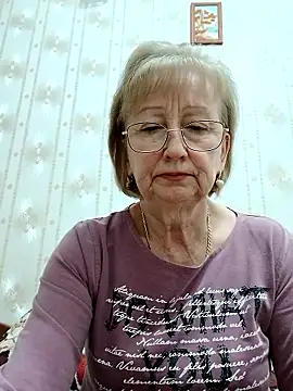 AlikaSwan5821 online show from October 31, 9:19 pm