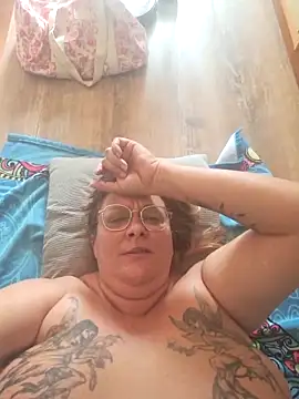 Misspapillon1840 online show from September 18, 9:19 am