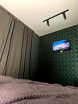 FavoriteKira online show from November 4, 8:14 pm