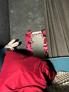 FavoriteKira online show from October 9, 5:50 pm