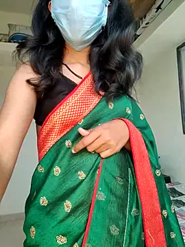 Shivani2002 online show from February 15, 10:25 am