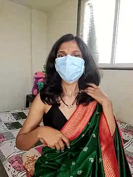 Shivani2002 online show from March 29, 9:41 am