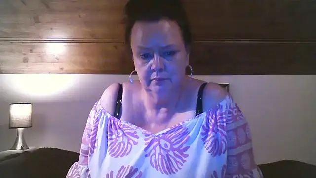 TiffanyMature online show from September 14, 8:18 pm