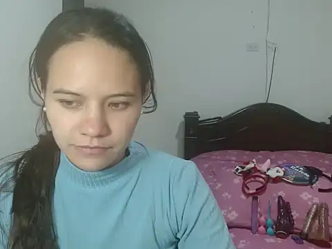 yarafuckass online show from October 17, 8:23 pm