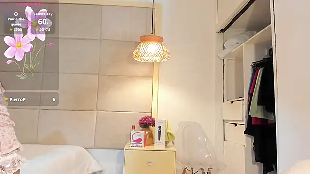 VioletHilton online show from September 12, 9:44 pm