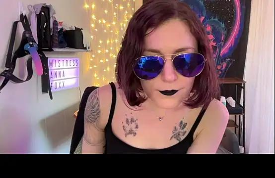 mistressannafoxx online show from September 11, 12:00 am