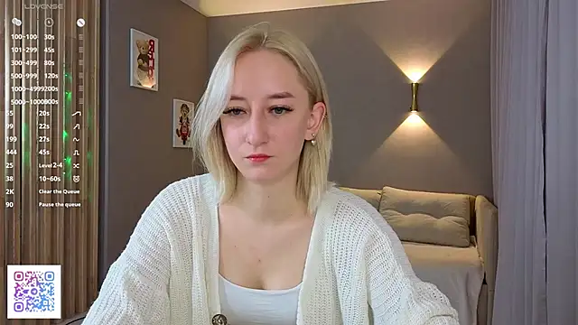 JodeeThu online show from November 18, 5:19 am