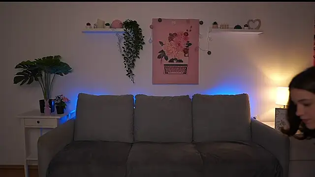 kissie cat online show from October 13, 1:14 pm