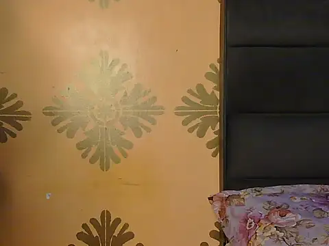 imaila18 online show from September 19, 5:28 am